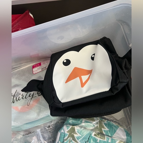 *FREE! with $9 purchase” New Thirty-One Icon Littles Caddy Penguin Pal - Picture 2 of 3